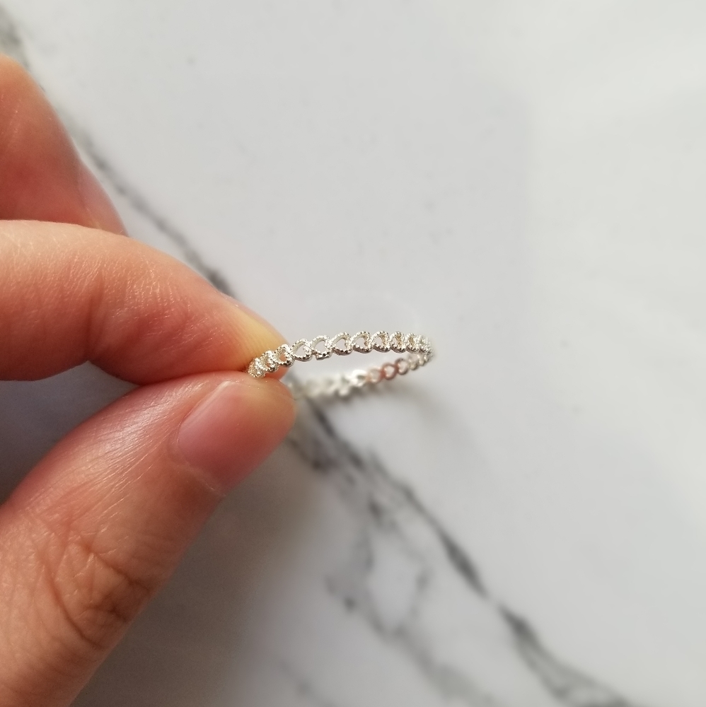 Silver Textured Heart Band (6 US)